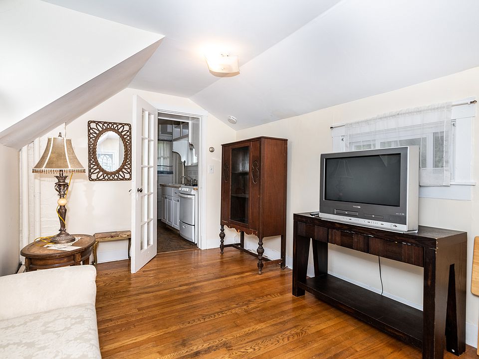 Skinny House Interior