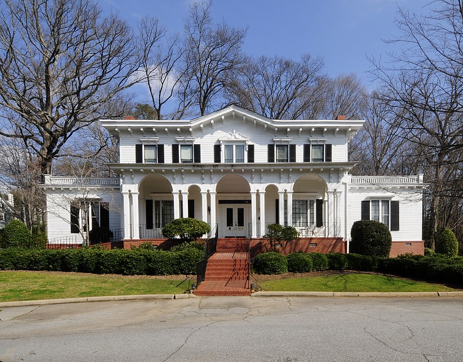 2012 photo of Beattie House when it was a Woman's Club (Fitpatrick 2012)