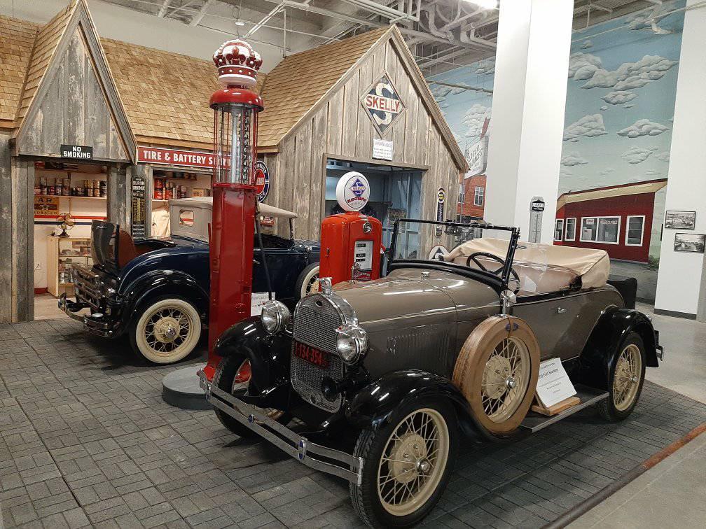 Antique Car Museum of Iowa - Clio