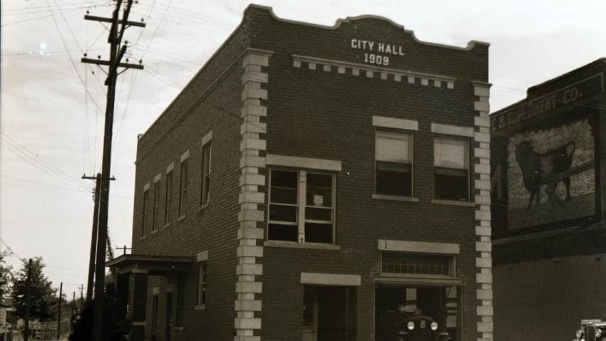 Lee's Summit Old Firehouse and City Hall - Clio