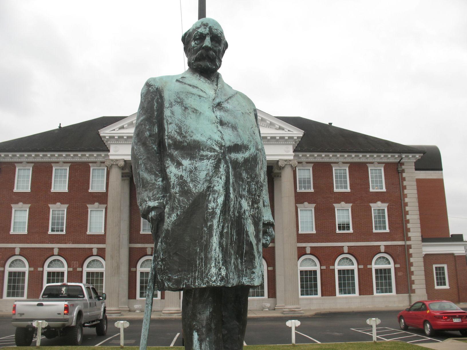 A closer view of the statue in front of the station