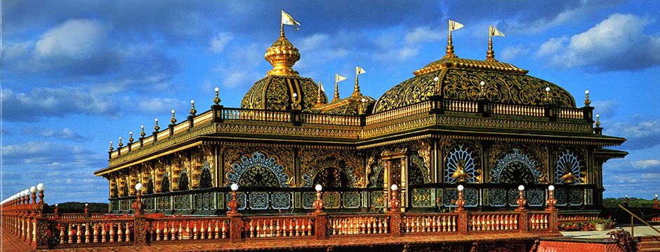 New Vrindaban Palace of Gold
The Palace was created without any architectural design and was intended to serve as the first of seven temples in New Vrindaban. 
