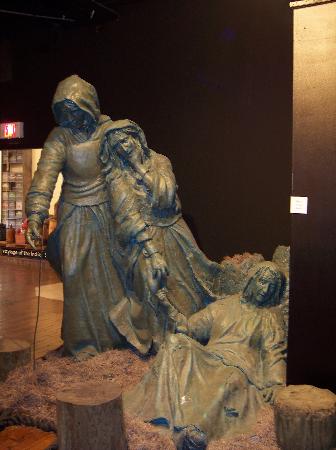 Statue of the girls in the trial.