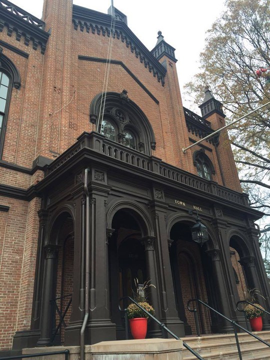 Flushing Town Hall Clio