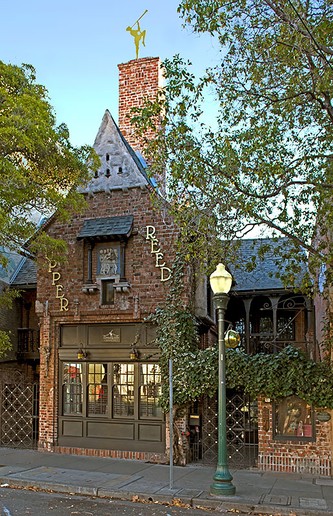 Tupper & Reed Building (Beckett's Pub) - Clio