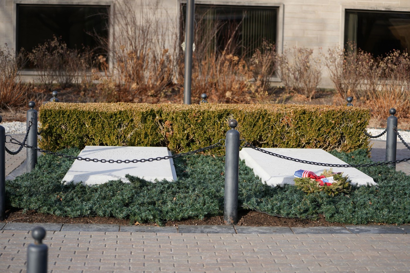 Gravesite - Clio, image size:1400x933