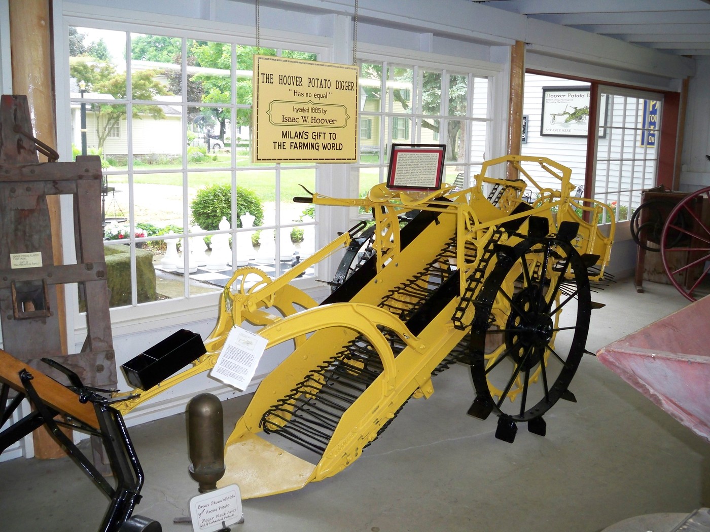 Spedo Junior Harvester Page - Carver Equipment | PTO, 3 Point Hitch, Single Row  Potato Planter, Spedo Italy, North Carolina Dunn, image size:1400x1050