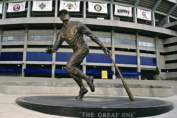 Willie Stargell Statue - Clio