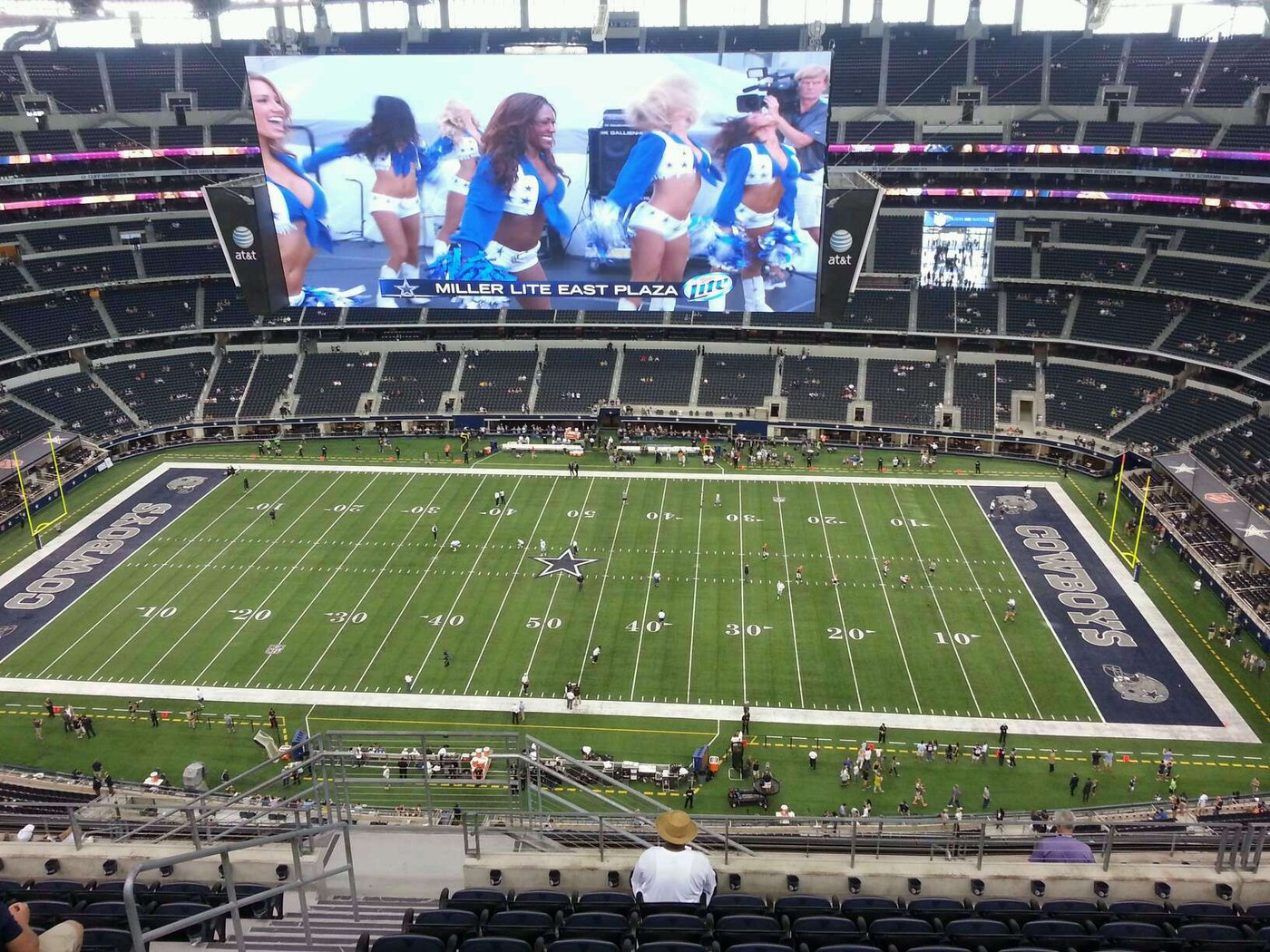 Dallas Cowboys Stadium: World's largest HD video display, says Guinness