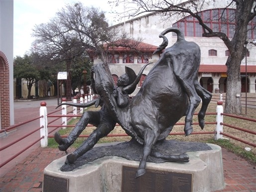 File:Bill Pickett Statue, Taylor, Texas.jpg - Wikipedia