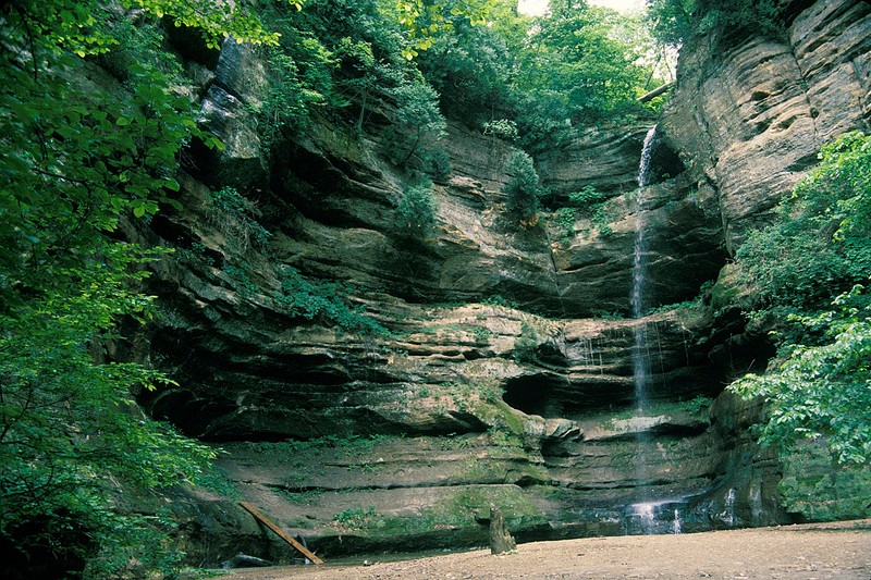 This waterfall trickles through the niche it has carved along French Canyon in Starved Rock State Park.
