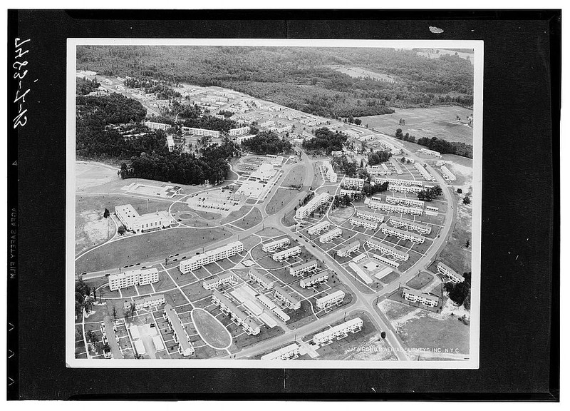 Aerial view of Greenbelt by Fairchild Aerial Survey, 1939. Courtesy of theLibrary of Congress (public domain)