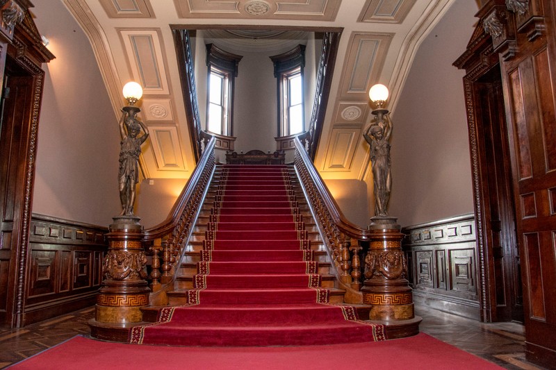 The modern Grand Staircase