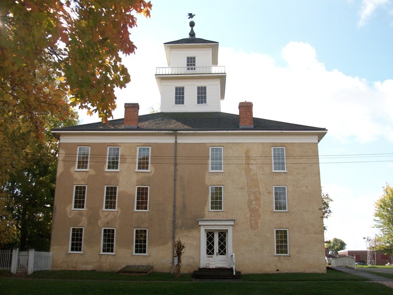 1852 Bjorklund Hotel