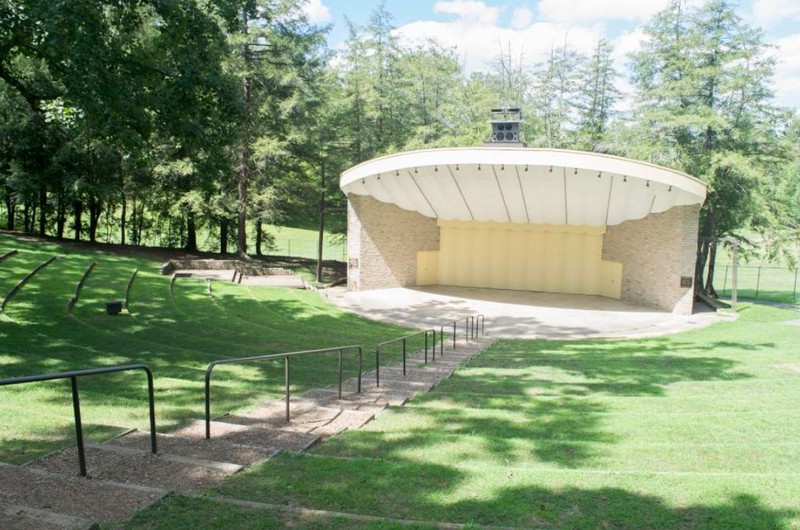 Another view of the amphitheater.