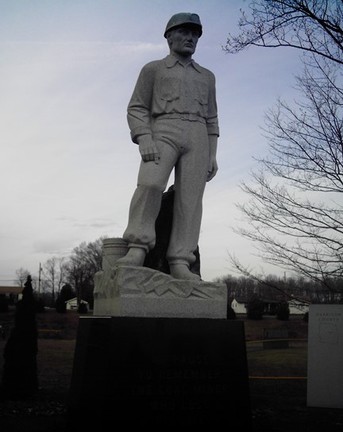 Sky, Pedestal, Sculpture, Statue