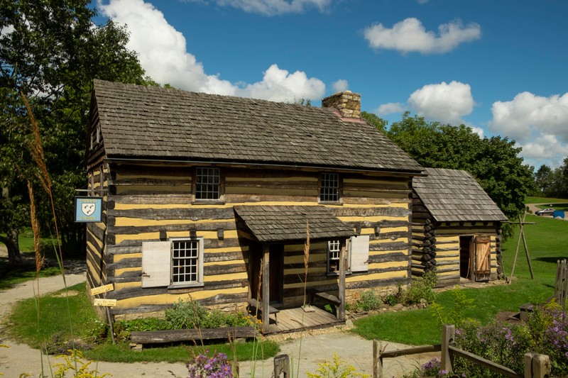 The outside of the tavern from Forbes Road