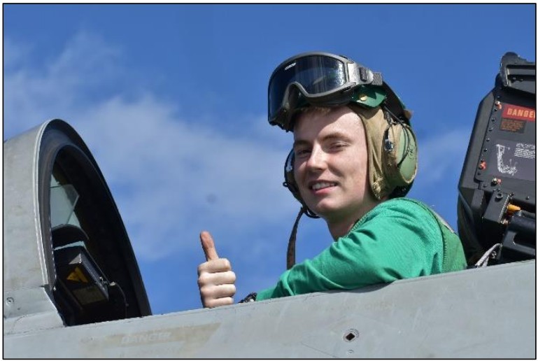 Sky, Cloud, Gesture, Headgear