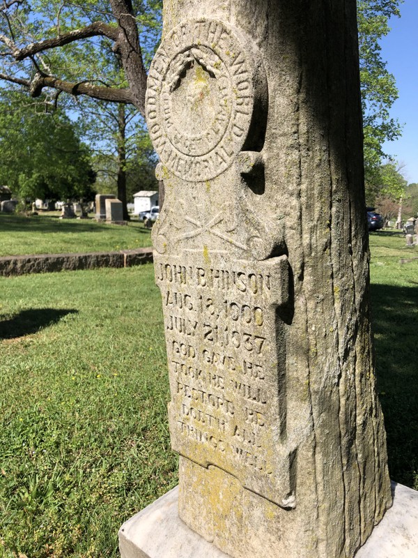 Text on Woodman of the World headstone