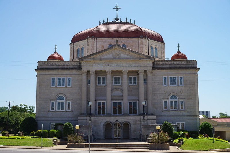 First United Methodist Church was built in 1924 and is one of the more architecturally impressive buildings in Paris.