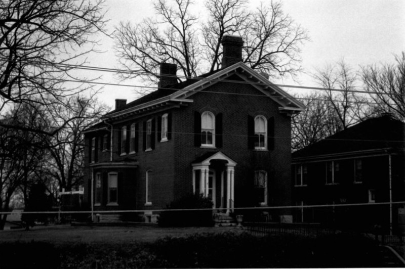 2002 photo of front and side of Mary and Oscar Burch House (Beetem)