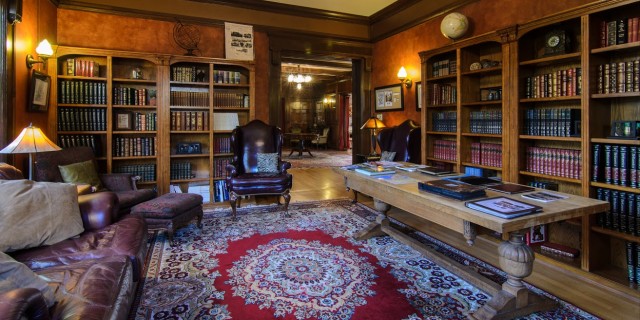 Shafer-Baillie Mansion Library