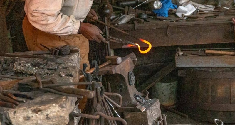 Helmet, Steelworker, Hand tool, Wood