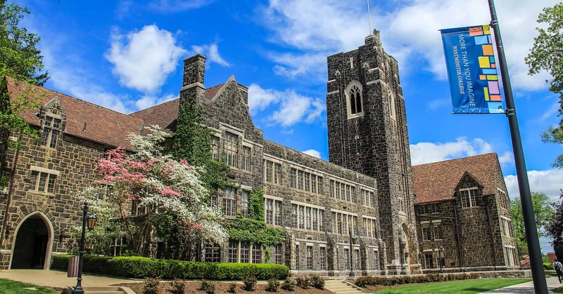 Current picture of the Old Main building