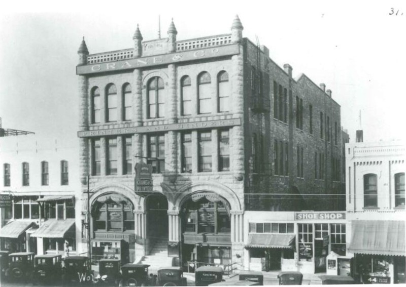 Undated ca. 1920s photograph of Thacher Building (KSHS Archives)