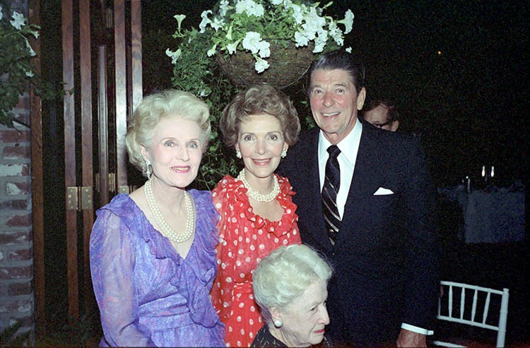 Chasen's owner Maude Chasen with President and Mrs. Reagan