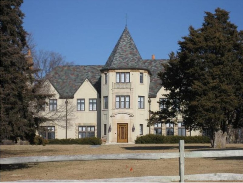 Main elevation of Cedar Crest in 2009 photograph facing north (KSHS)