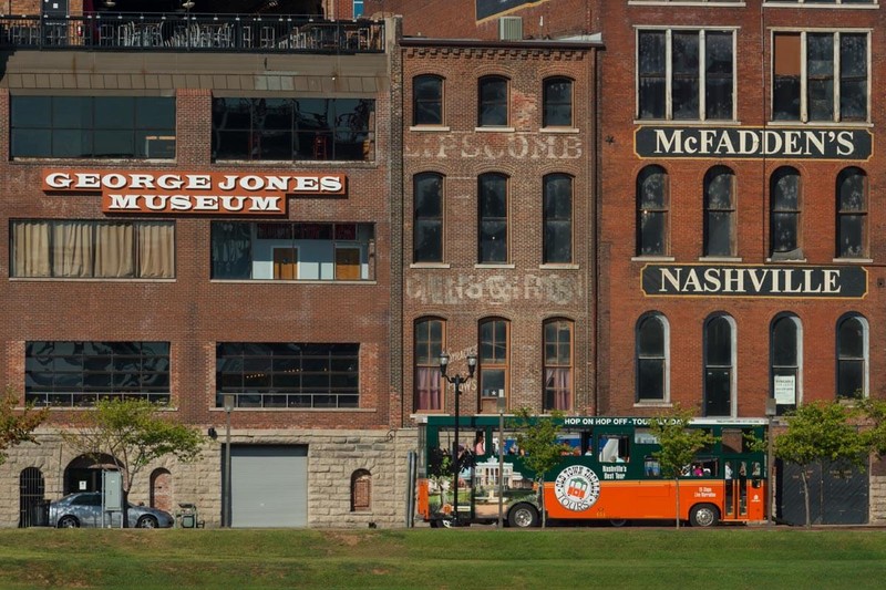 Building, Plant, Window, Bus