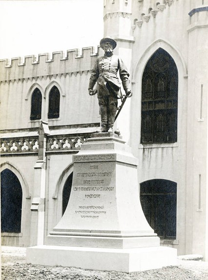 The Stonewall Jackson statue circa 1915