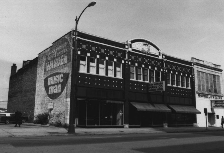 Building, Sky, Black-and-white, Style