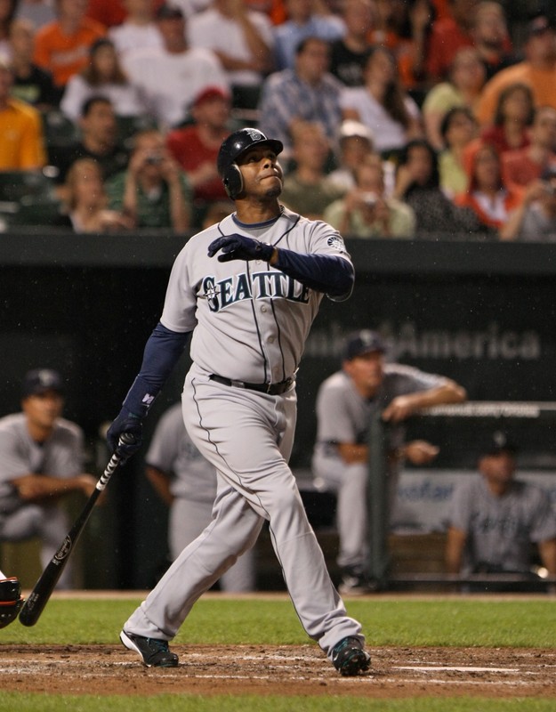 Mariners Unveil Ken Griffey, Jr. Bronze Statue In Front Of SafeCo Field  [VIDEO]