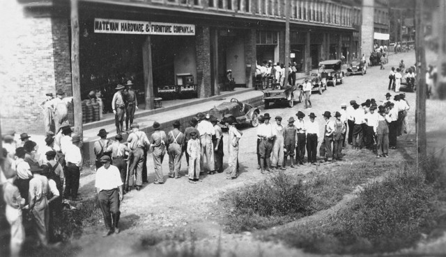 Miners line up for strike relief in Matewan (1921)