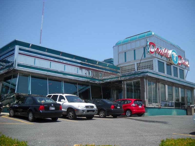 Present-day, active Double T Diner along Route 40 in Catonsville, MD.
