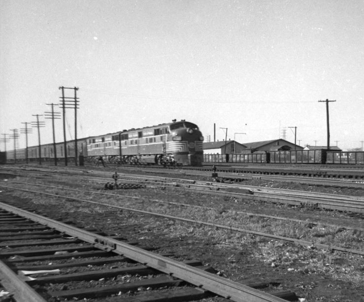 Train, Sky, Rolling stock, Track