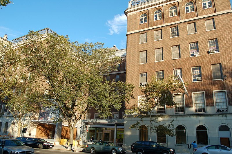 El Museo's location in the Heckscher Building