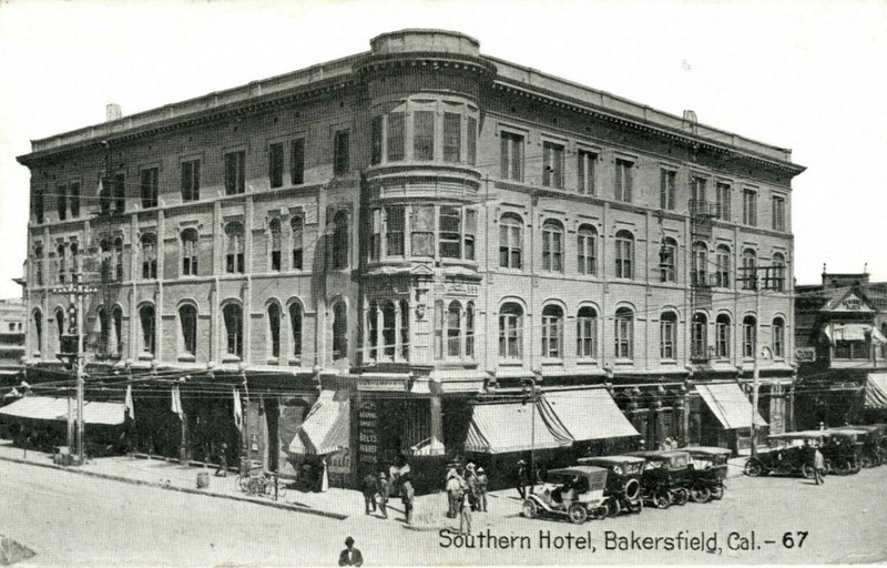 Building, Wheel, Window, Vehicle