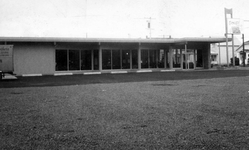 Building, Black-and-white, Window, Facade