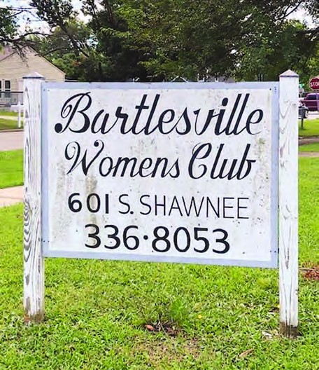 A sign for the Bartlesville Women's Club.