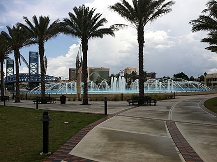 The fountain from the walkway