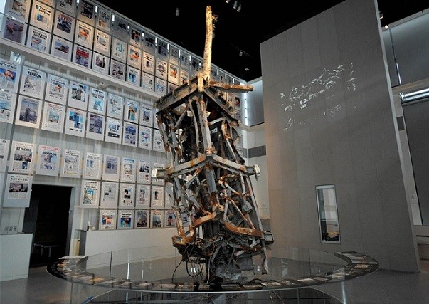 The 9/11 Gallery looks at news coverage of the September 11th, 2001 terrorist attacks with exhibitions of newspapers, artifacts, and the top portion of the antenna on the World Trade Center's North Tower. 