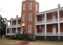 Arssenal building and home of the museum.