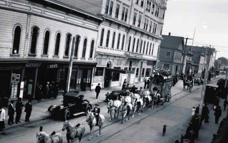 The Vance Hotel building (1925)