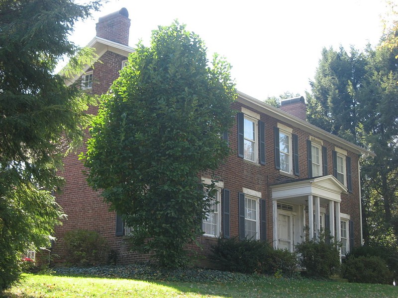 Photo of the Tomlinson Mansion.