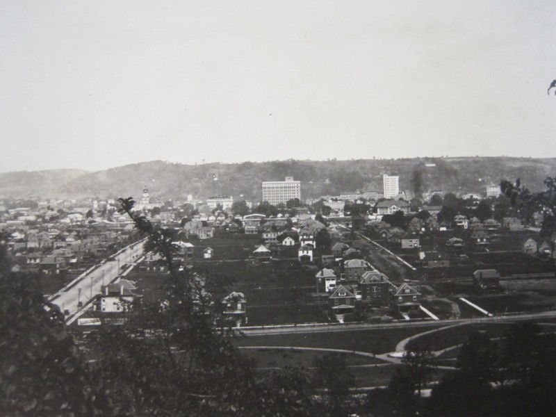 Birdseye view of Ritter Park, with view of 8th Street to the left, circa 1913.