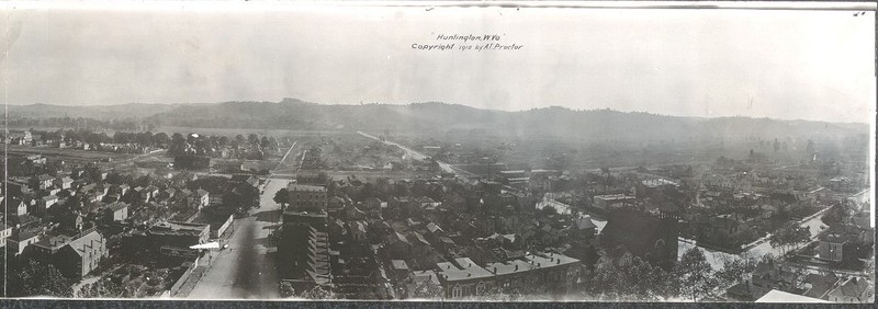 Panoramic view of Huntington from 1910 with Ritter Park, and South Side areas undeveloped.