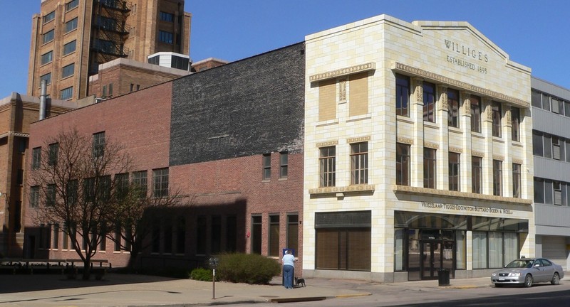 2012 Photo of the Williges Building in Sioux City -- Side View